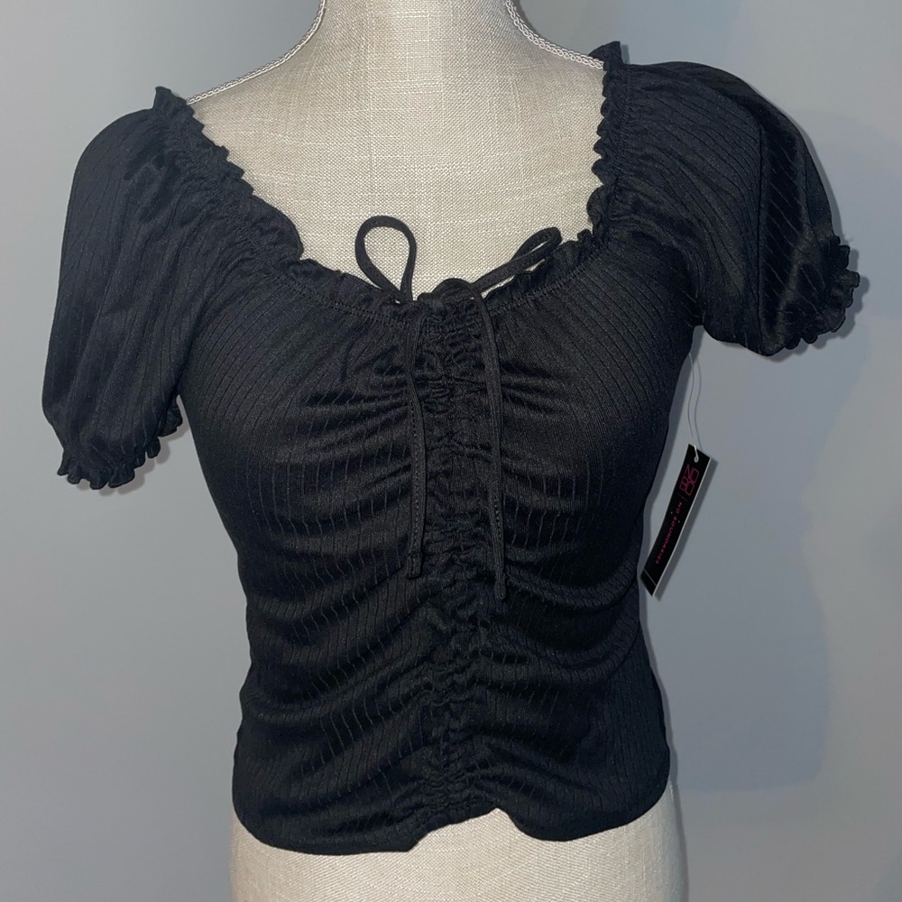 🖤NWT Black Scrunch Shirt